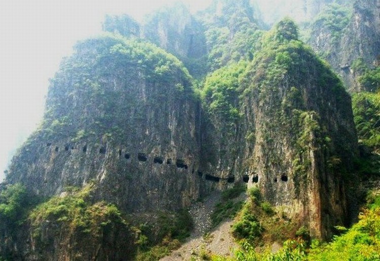 Тоннель в Китае (8 фото)