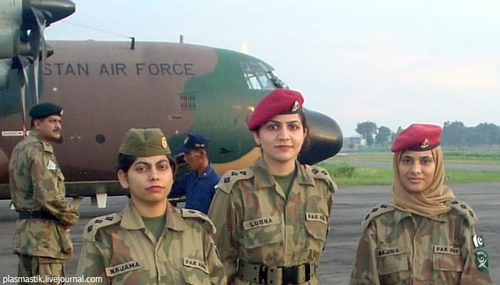 Девушки в армии