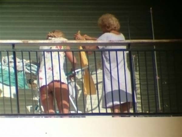 Соседки- соседушки (Ню)