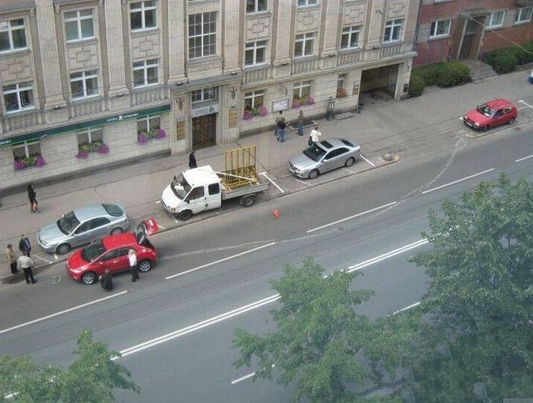 Вот так выехала)