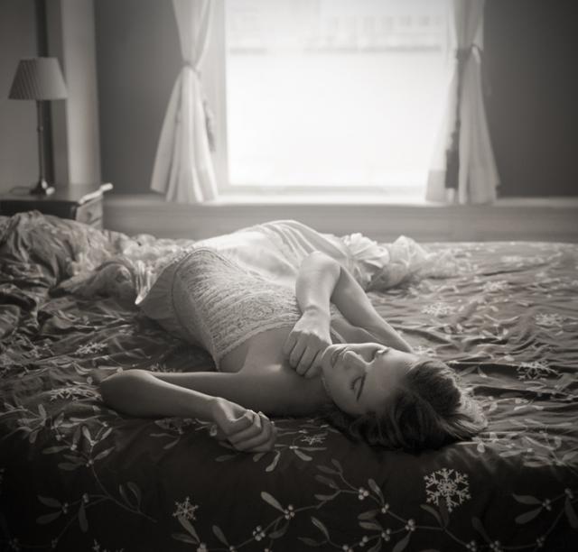 Задумчивые девушки (есть Ню)