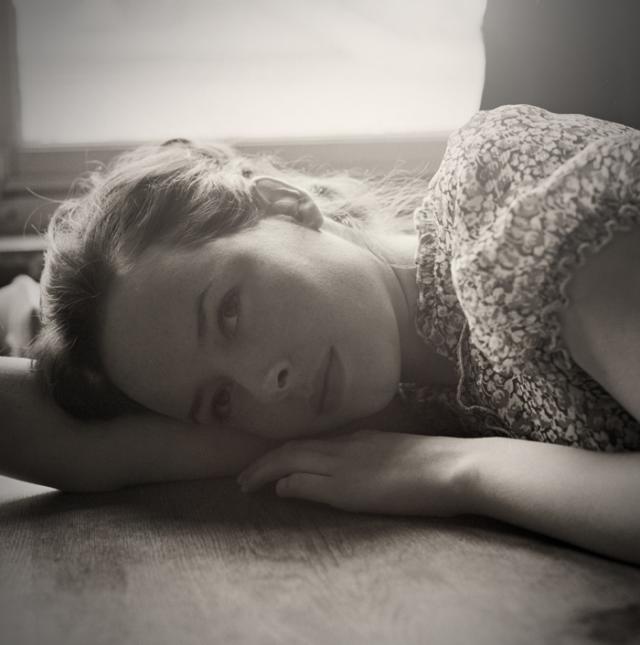 Задумчивые девушки (есть Ню)