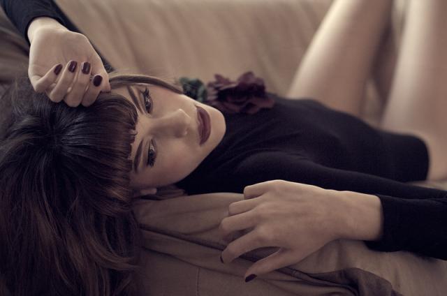 Задумчивые девушки (есть Ню)