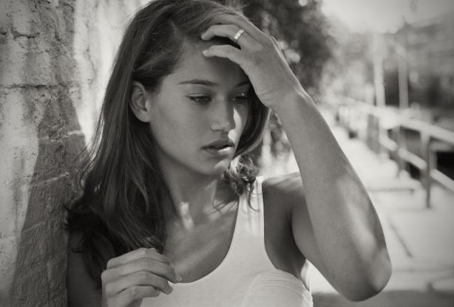 Задумчивые девушки (есть Ню)