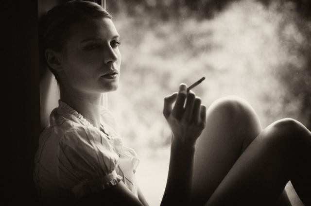 Задумчивые девушки (есть Ню)