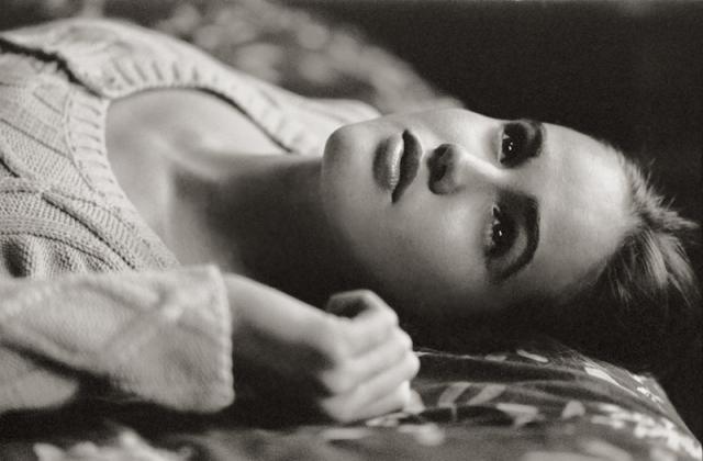 Задумчивые девушки (есть Ню)