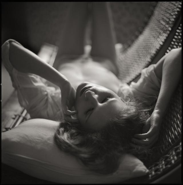 Задумчивые девушки (есть Ню)