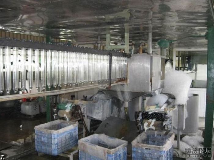 Фабрика презервативов в Китае