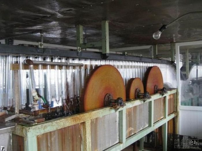 Фабрика презервативов в Китае