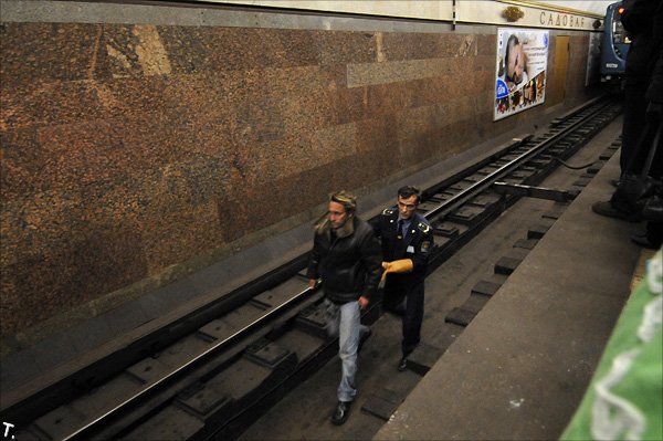 Попытка самоубийства в питерском метро