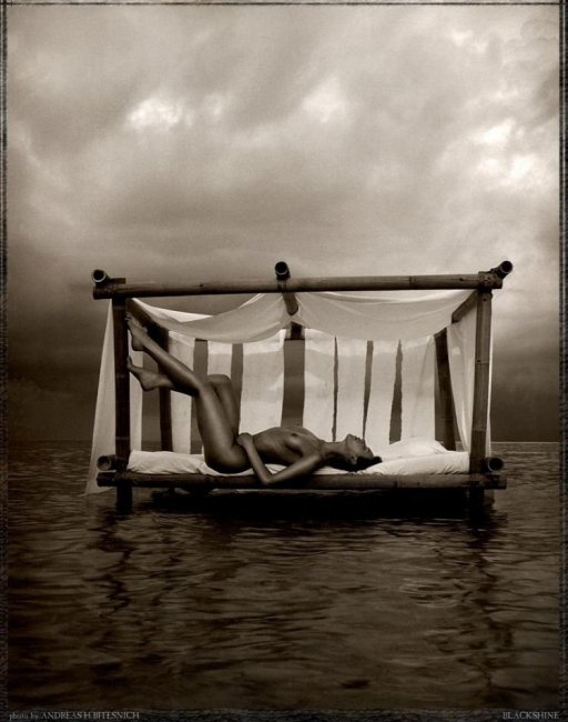 Чб эротика (18+)