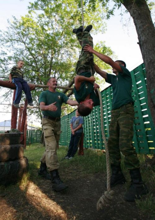 Детский военный лагерь около Ставрополя