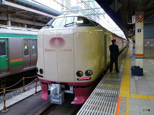 Удобство в японских поездах (17 фото)