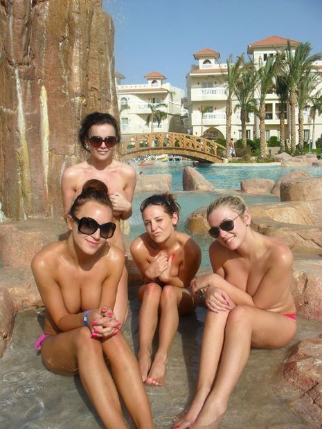 Как девушки на море отдыхали (18+)