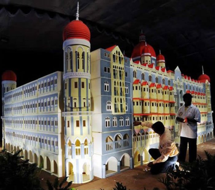 Огромный торт в Бангалоры