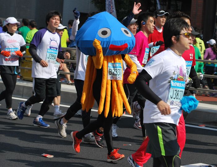 Лучшие костюмы с марафона в Токио 2011