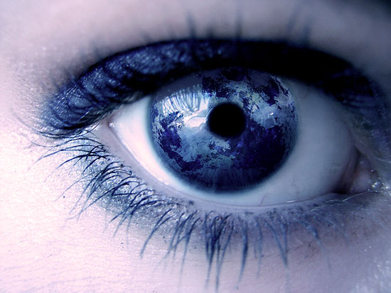 Человеческий глаз видит предметы в перевернутом виде