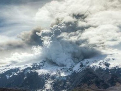 Извержение вулкана Эйяфьядлайёкюдль