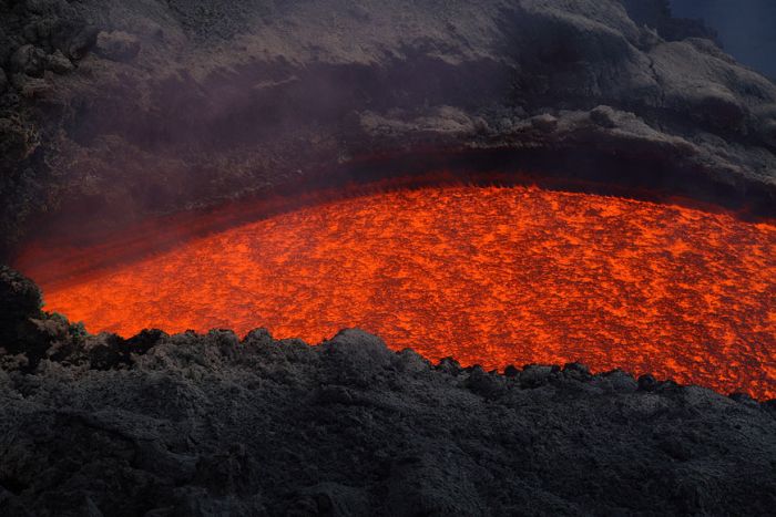 Красивые фото вулканов и лавы