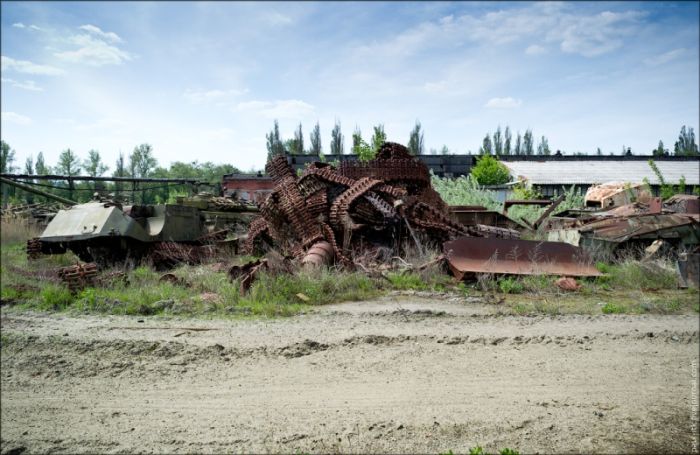 Заброшенный танковый завод