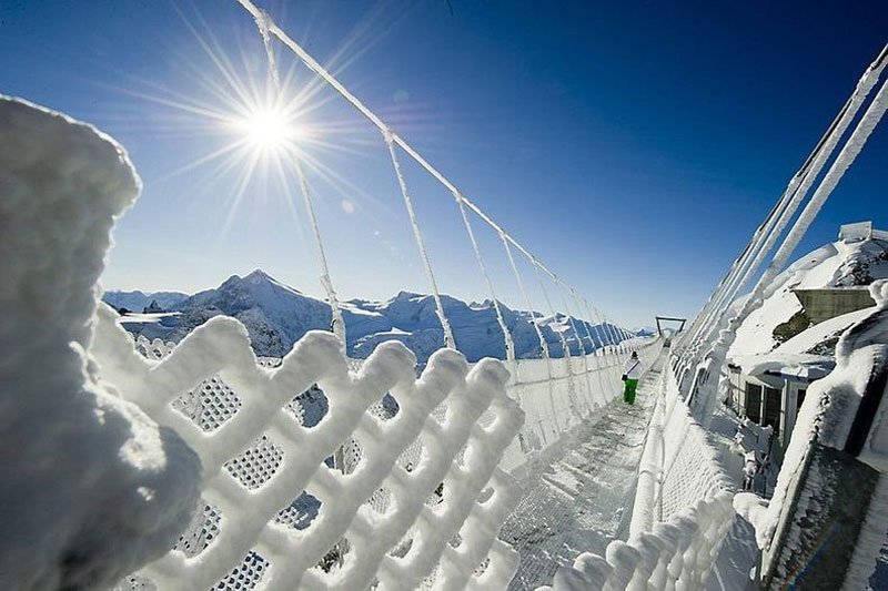 В Швейцарии открылся самый высокий подвесной мост в Европе