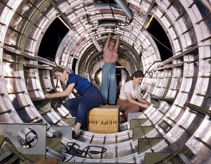 Женщины 40-х, делающие самолеты