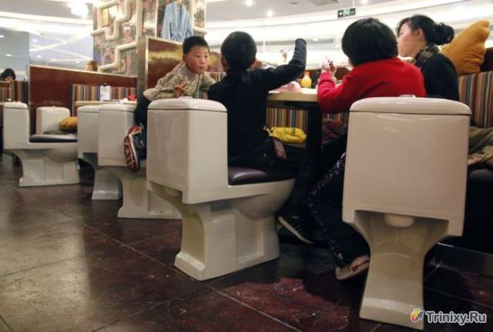 Необычный ресторан-туалет в Китае