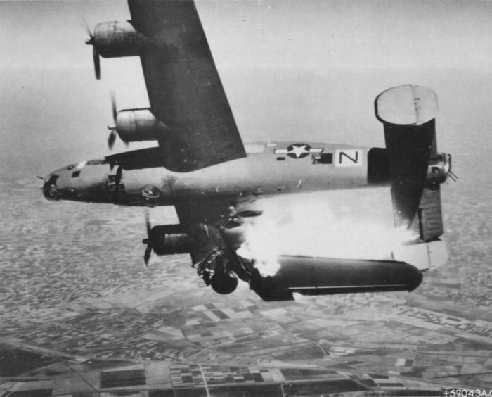 Архивные фотографии подбитых самолетов