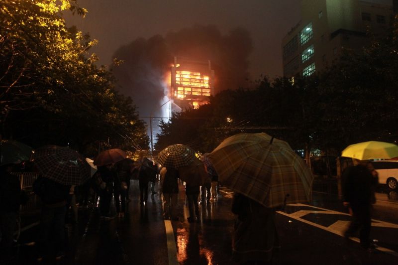 Пожар в китайской высотке в Гуанчжоу