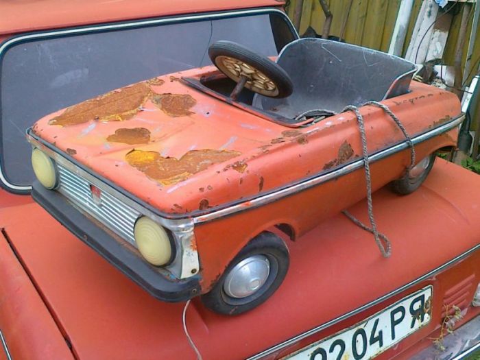 Реставрация детской педальной машины «Москвич»