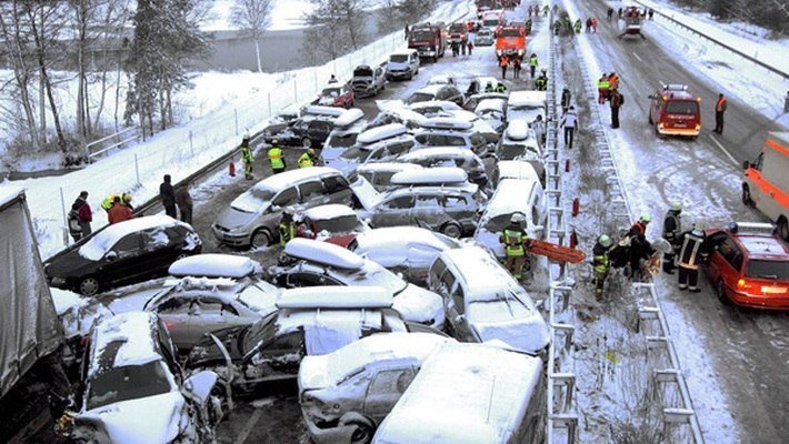 На шоссе в Тольятти столкнулись более 30 автомобилей