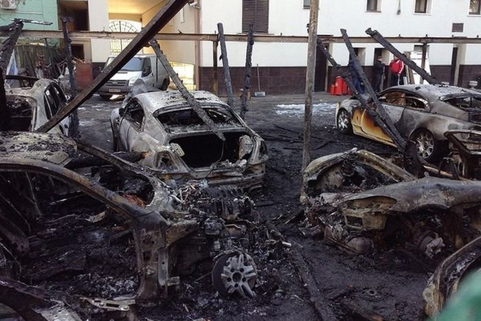 Пожар на московской стоянке, вылившийся в 150 000 000 ущерба