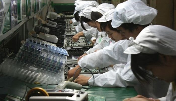 Обычный обеденный перерыв работников крупнейшего производителя электроники в мире