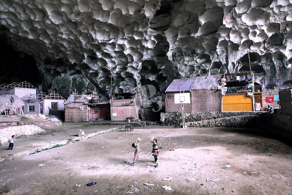Пещерная школа в провинции ГУЙЧЖОУ Китай