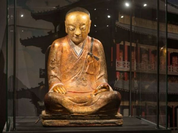 Учёные нашли в статуе Будды медитирующего монаха