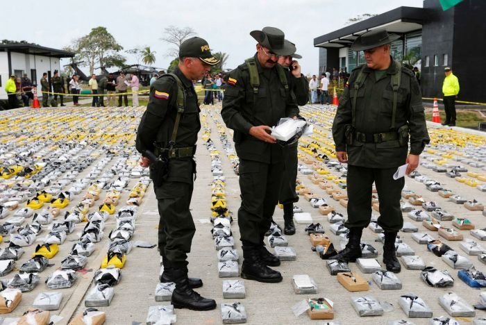Колумбия, Полицейские изъяли у криминального клана много тонн зловещего-зла