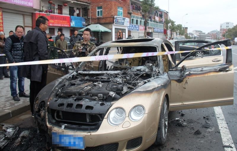 Страховые компании Китая не отвечают за самовозгорающиеся Bentley