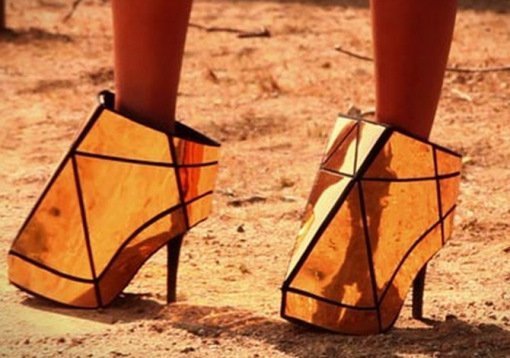 Странные и необычные женские туфли на высоком каблуке