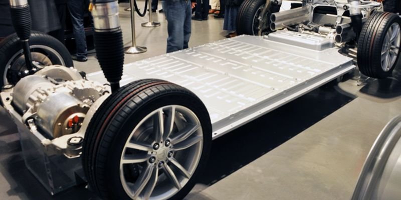 Если разобрать достаточно ноутбуков, можно собрать батарею для Tesla Model S (13 фото)