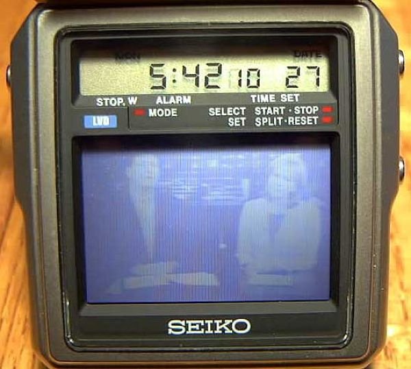 Наручные часы-телевизор 1982 года выпуска (18 фото и 1 видео)