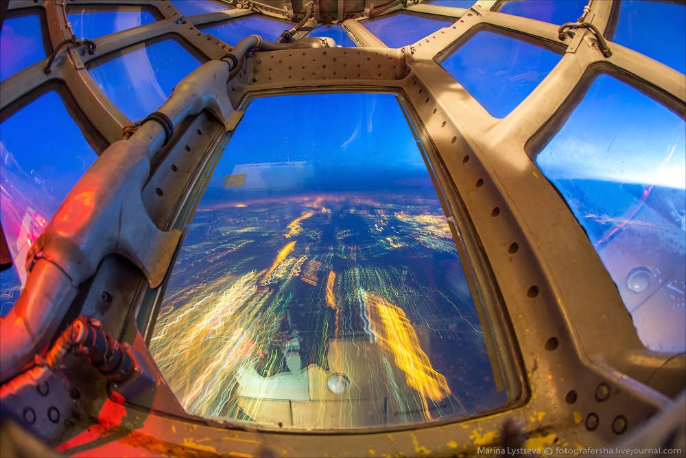 Взгляд из кабины штурмана Ил-76 (14 фото)
