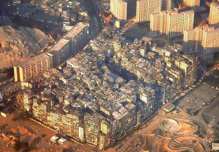 Единственный город-крепость в Гонконге (25 фото)