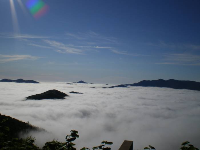 Ункай – сказочное место над облаками в Японии (12 фото)