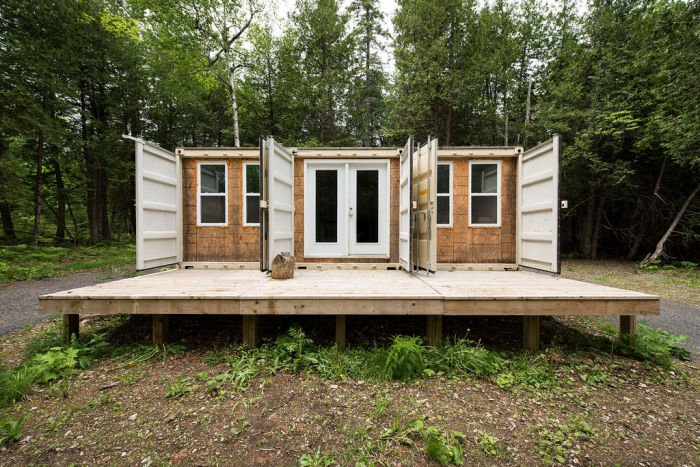 Оригинальный и уютный домик в лесу (8 фото)