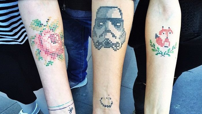 Татуировки в стиле вышивания крестиком (12 фото)