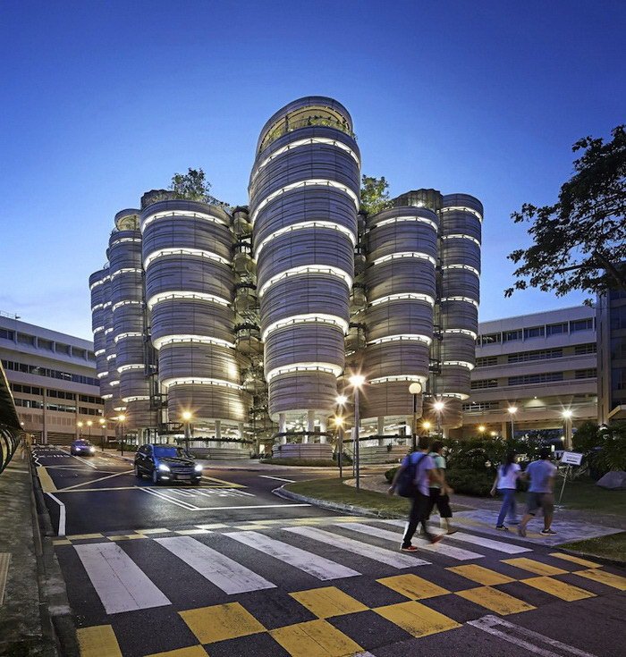 Здание в Сингапуре не имеющее углов (9 фото)