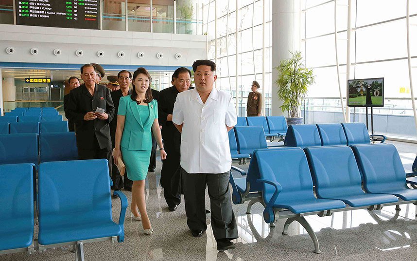 Открытие нового терминала в аэропорту в Пхеньяне КНДР (12 фото)