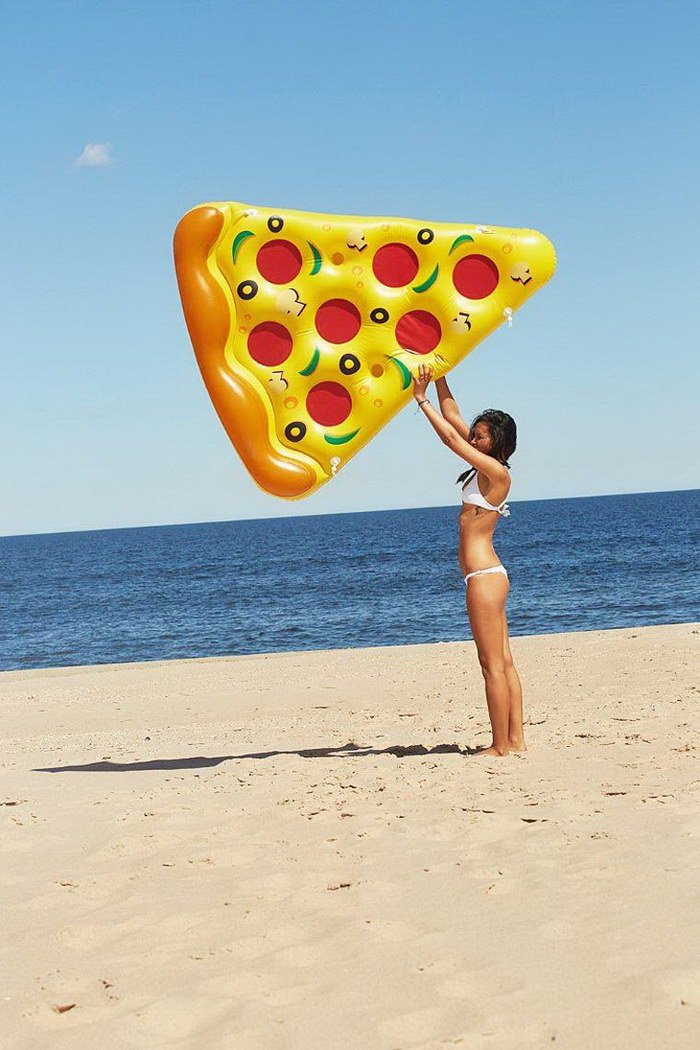 Матрас в форме кусочка пиццы (9 фото)