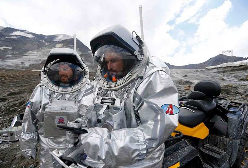 Подготовка к полету на Марс в Альпах (8 фото)