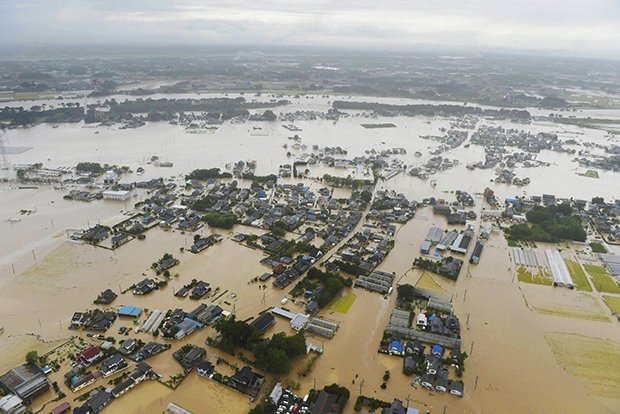 Как Япония спасается от наводнения (11 фото)
